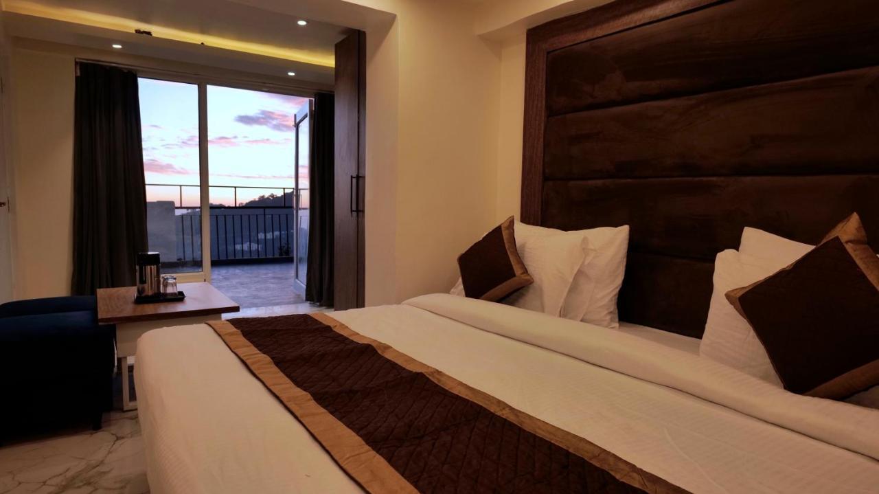 Hotel Brite Star Масурі Екстер'єр фото