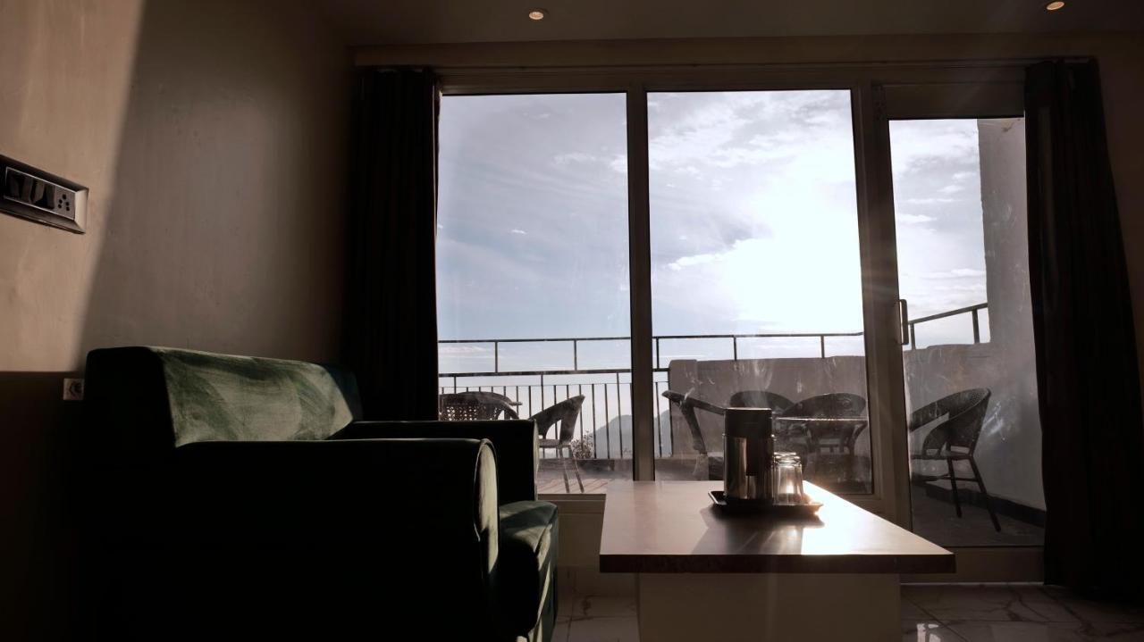 Hotel Brite Star Масурі Екстер'єр фото