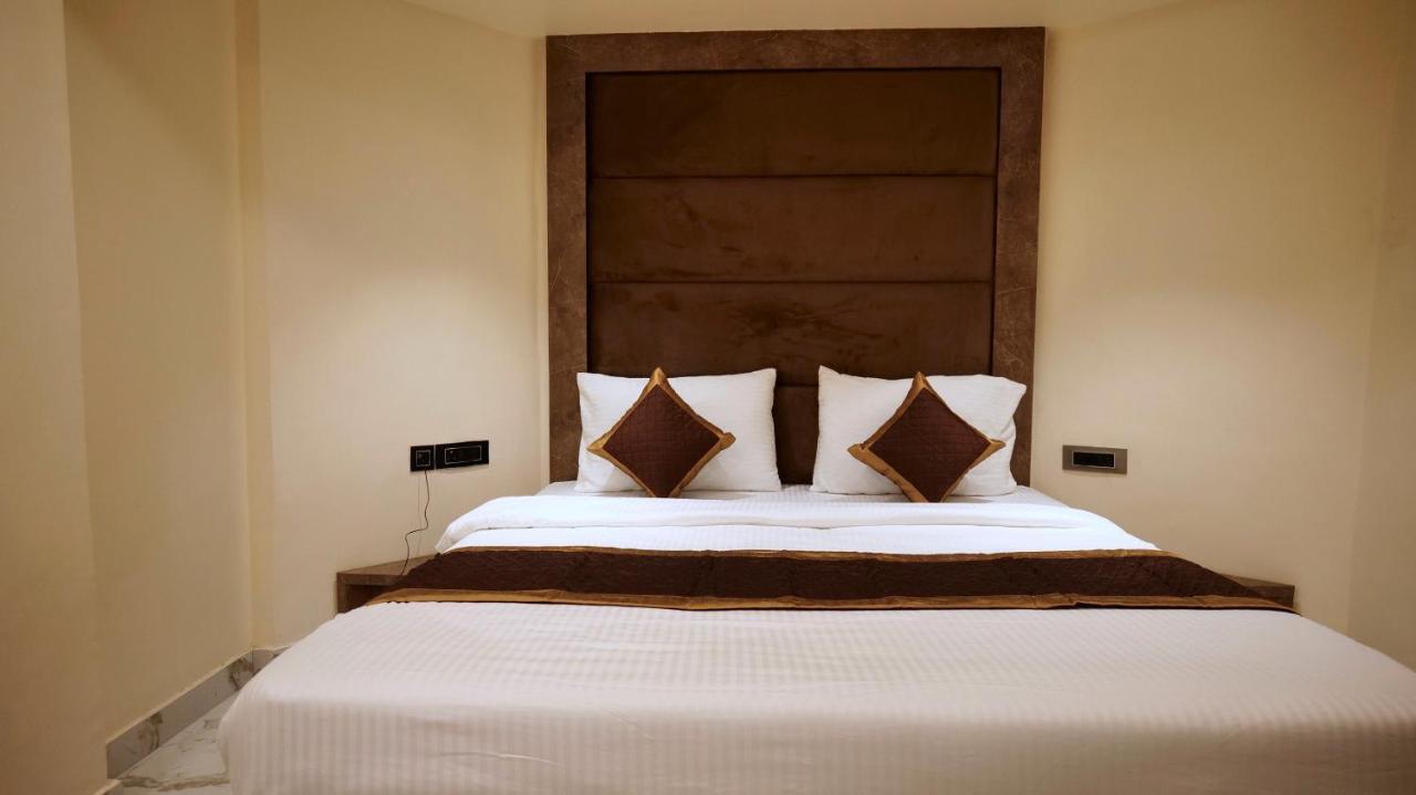 Hotel Brite Star Масурі Екстер'єр фото