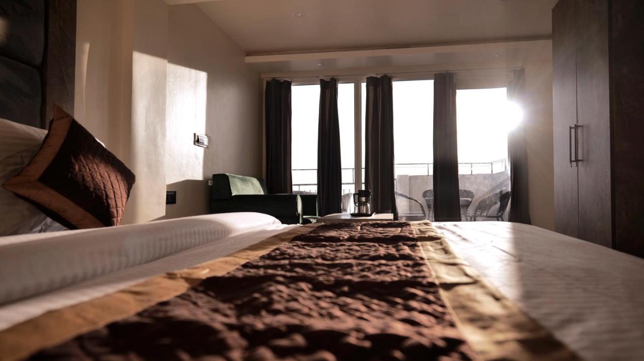 Hotel Brite Star Масурі Екстер'єр фото