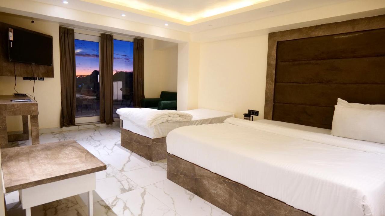 Hotel Brite Star Масурі Екстер'єр фото